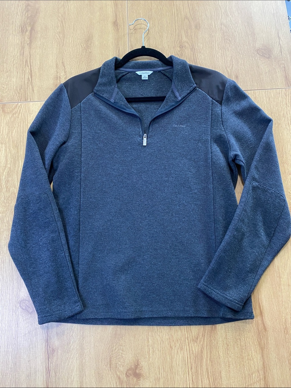Calvin Klein Men's Charcoal Gray Quarter-Zip Sweater with Black Shoulder Panels